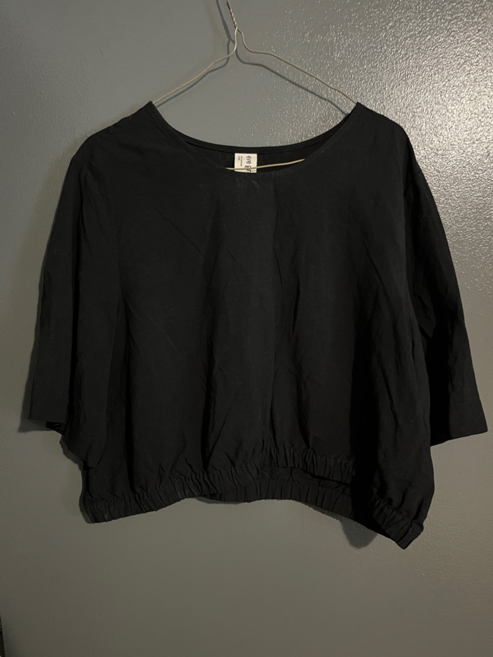 Eve Gravel Black Linen Cropped Top
